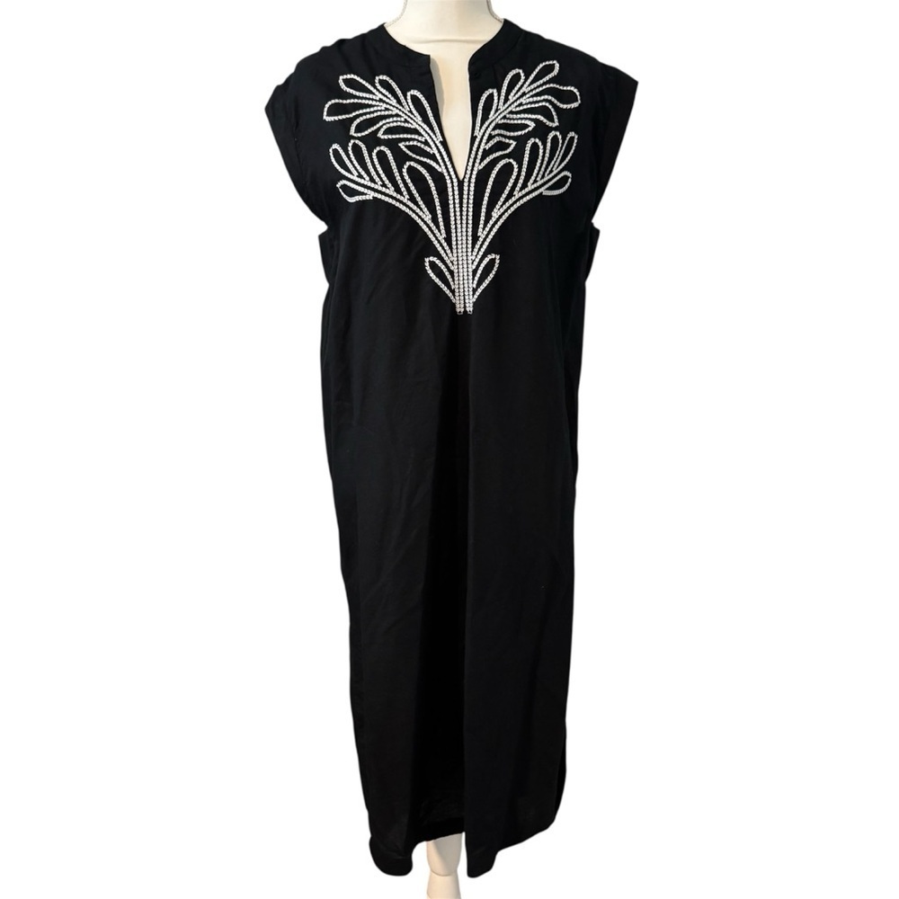 Banana Republic Black Dress with White Embroidery | Very Good Condition